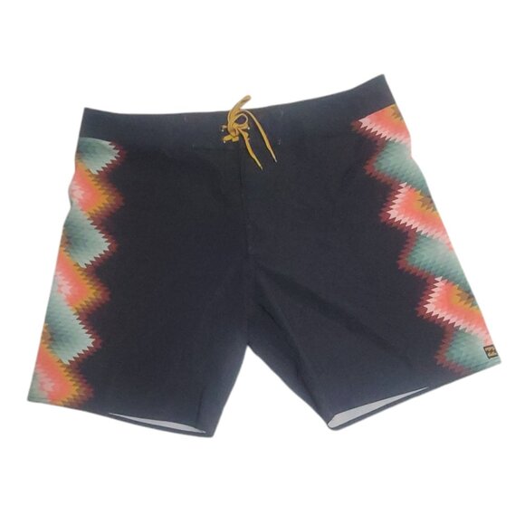 Billabong Recycler DBAH Pro Mens Board Shorts Aztec Print Black Size 38 - Picture 1 of 16